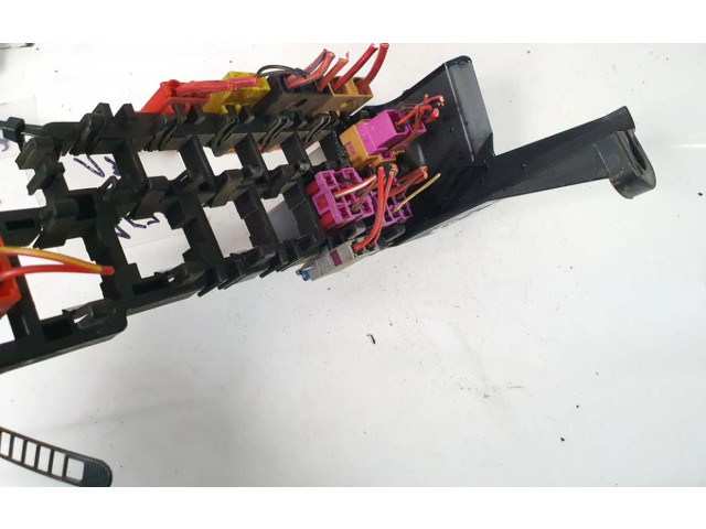   Pojistková skříňka 8d1937545   Volkswagen PASSAT B5.5 2002