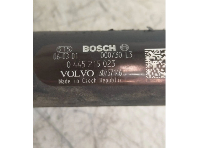 Топливная рампа 30757146, 000730L3   Volvo V70  