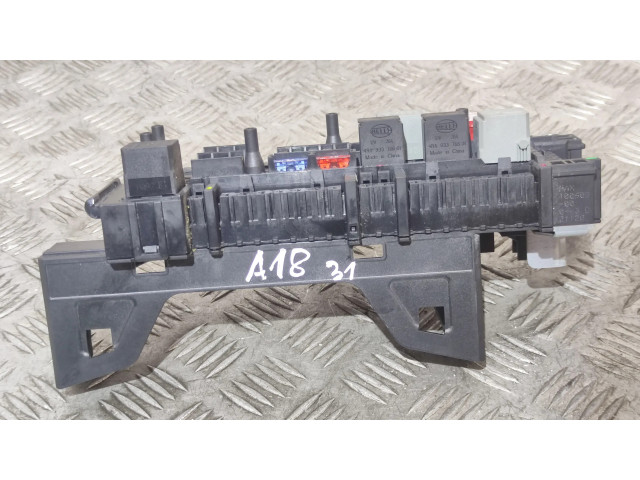 Pojistková skříňka 016706581A Mercedes-Benz E A207 2011