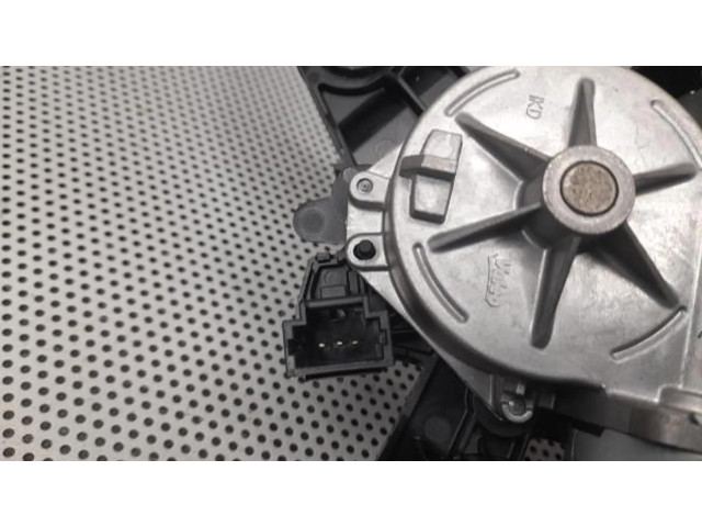 Моторчик заднего дворника 9678423580    Peugeot 2008 I