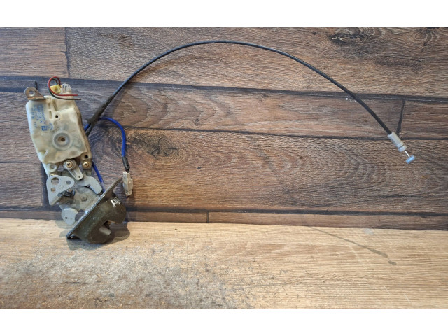 Замок багажника 905508H300, 0892038A Nissan X-Trail T30 2001 - 2007 года