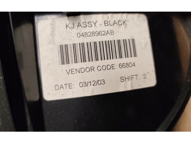 Блок предохранителей 04828962AB, P56010494AB Jeep Cherokee III KJ