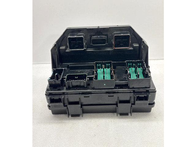 Блок предохранителей 04692288AH   Jeep Cherokee IV KK    