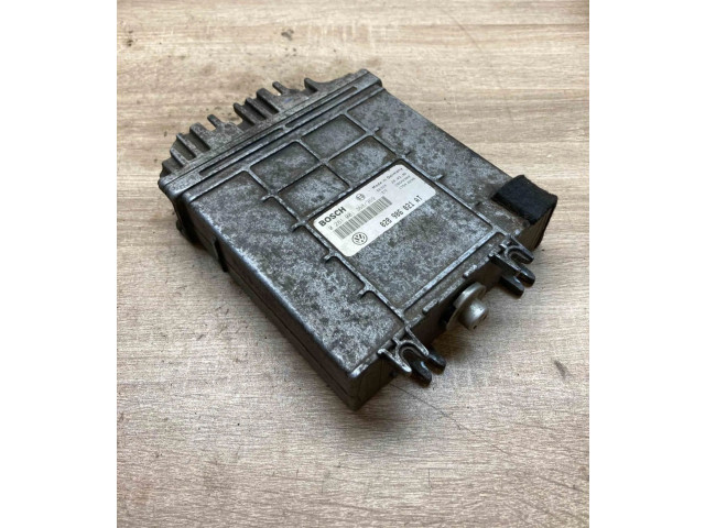 Блок управления двигателем Блок управления 028906021AT, 0281001368   Volkswagen PASSAT B4