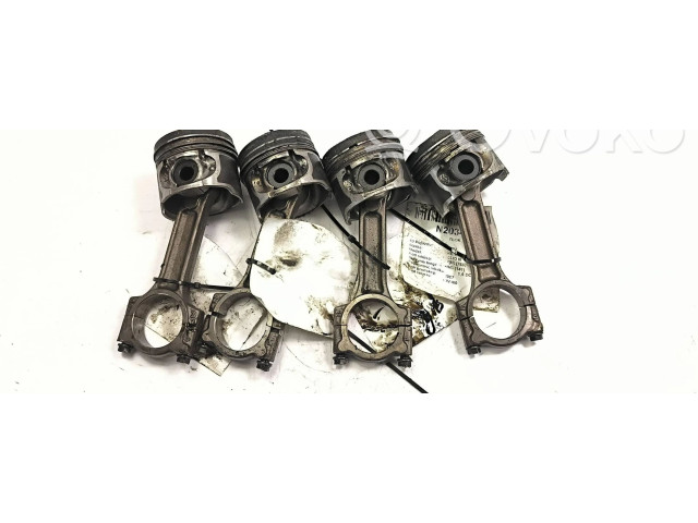 Поршень с шатуном K9K (768) Renault Clio III