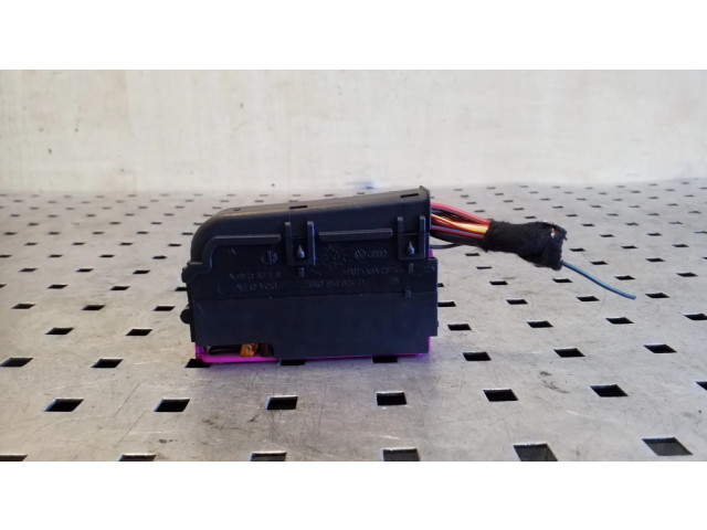 Блок предохранителей 8K0941824D Audi A6 C7