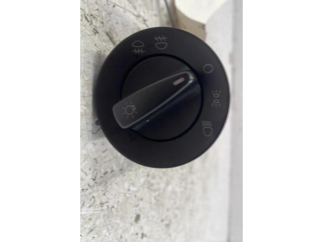 Ручка поворотов/ фонарей Skoda Fabia Mk2 (5J)