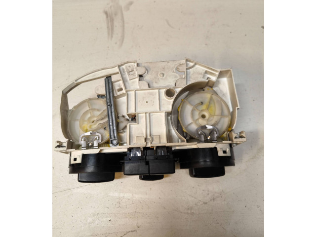 Блок управления климат-контролем    Skoda Octavia Mk1 (1U)