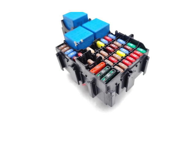 Блок предохранителей 8200766081, 1801618 Dacia Sandero