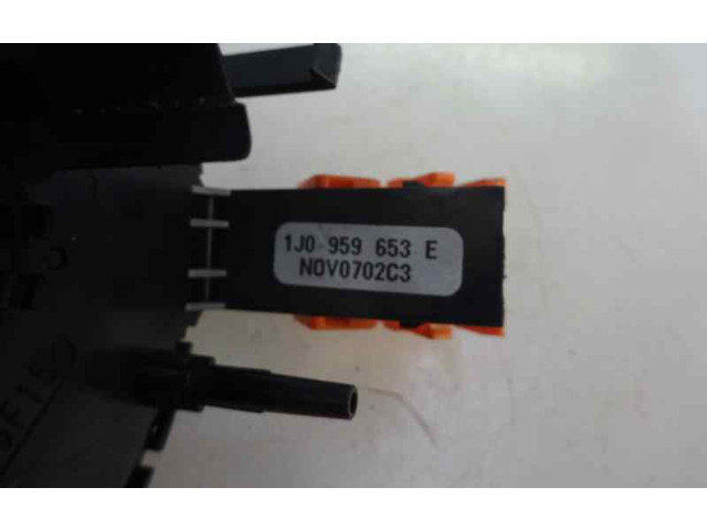 Подушка безопасности водителя 1J0959653E Skoda Octavia Mk1 (1U)