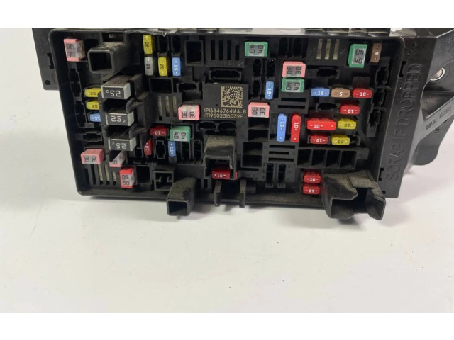 Pojistková skříňka 68467641AA Ram 1500 2021