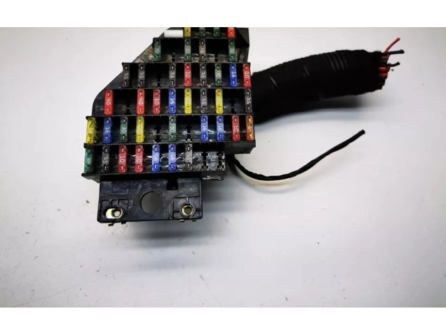 Блок предохранителей    4736930, 200572   Saab 9-5