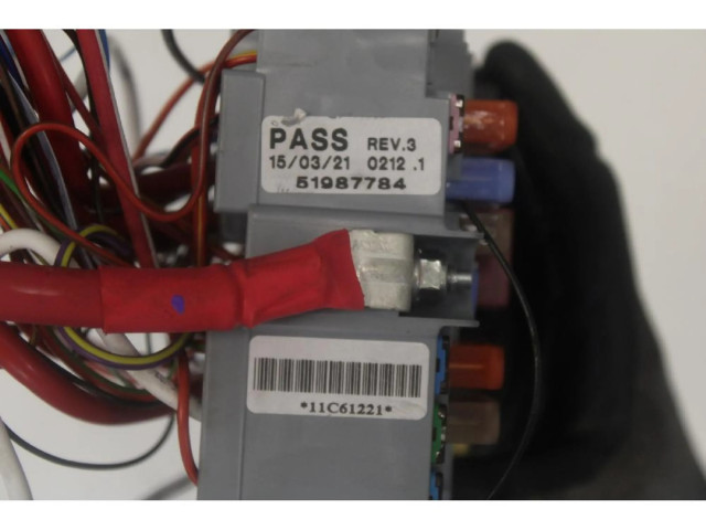 Pojistková skříňka Fiat 500X 2014