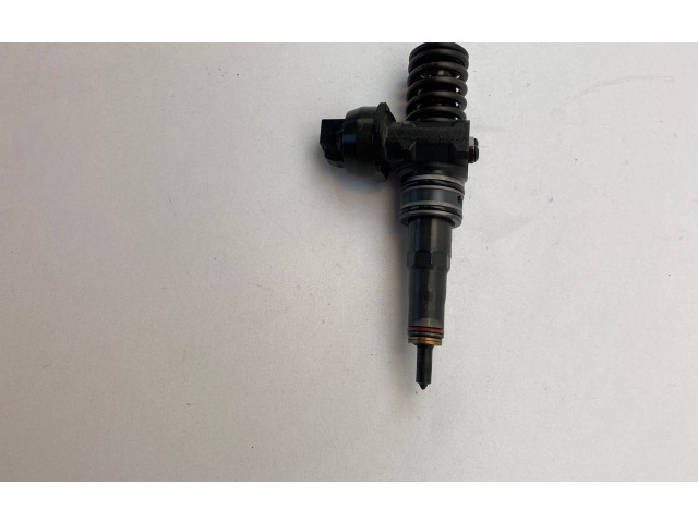 Vstřikovač 038130073B Volkswagen Caddy BMM