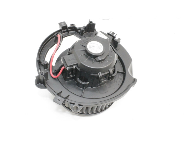 Вентилятор печки 5WC819015 Skoda Kodiaq