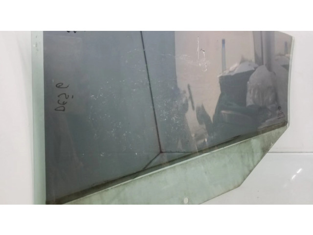 Основное стекло задних дверей