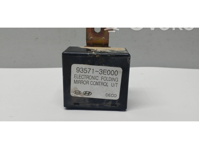 Блок управления 935713E000 KIA Sorento