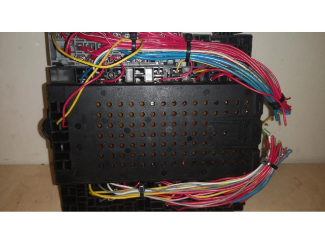 Блок предохранителей 8651547, D32-5 Volvo V70