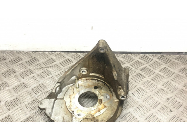 Кронштейн топливного насоса