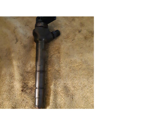 Vstřikovač 04L130277P Audi A3 S3 8V pro naftový motor 2.0