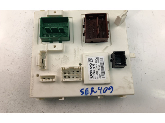 Блок предохранителей  32217422AE   Volvo V60    