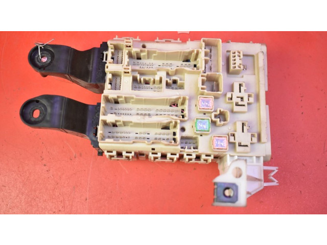 Pojistková skříňka 8273005J60, 8273005J60 Toyota Avensis T270 2015