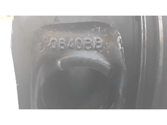 Píst 11257803033 BMW 1 E81 E87 2.0