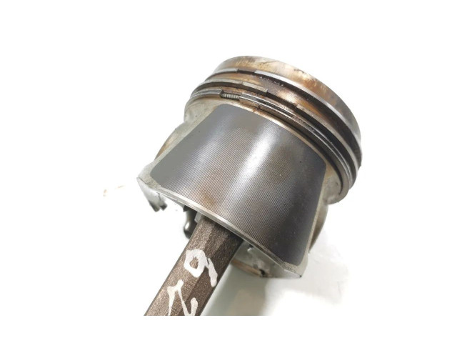  Поршень с шатуном    Volkswagen Passat Alltrack  