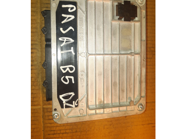 Блок управления двигателя 3B0907557C, D03   Volkswagen PASSAT B5
