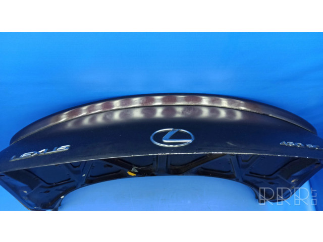 Задняя крышка (багажника)