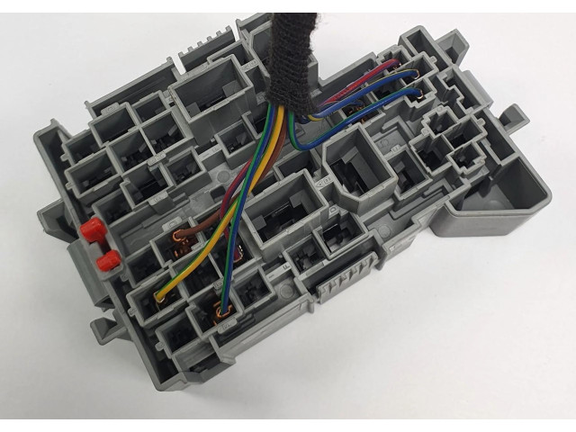 Pojistková skříňka 7L0937503 Porsche Cayenne (92A) 2011