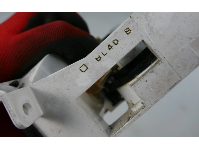 Блок управления климат-контролем    Mazda 323 F