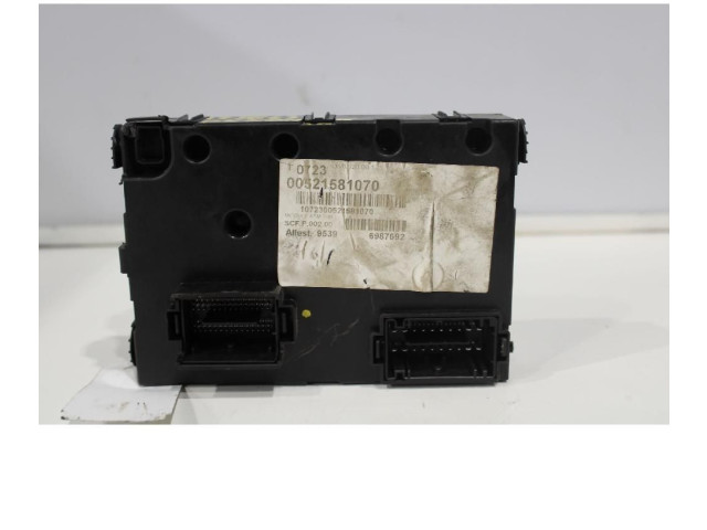 Блок предохранителей 00521581070 Jeep Renegade