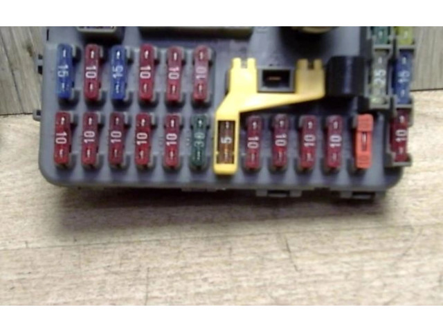 Блок предохранителей Rover 200 XV