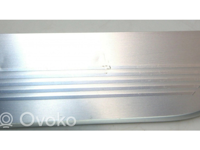 Отделка переднего порога кузова