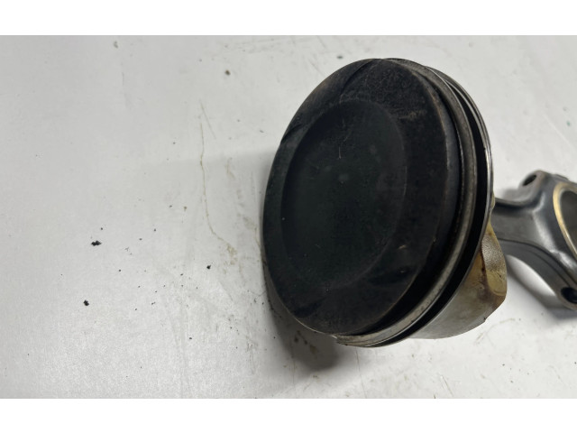 Píst A1570300517, A2780300320 Mercedes-Benz CLS C218 X218 M 157.981