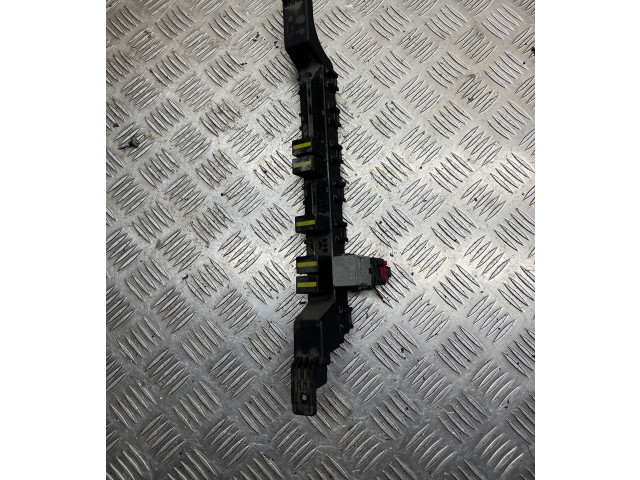 Блок предохранителей A9065460643    Volkswagen Crafter   