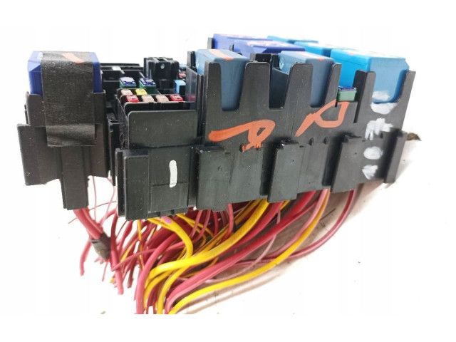 Блок предохранителей 252367589T Dacia Sandero III