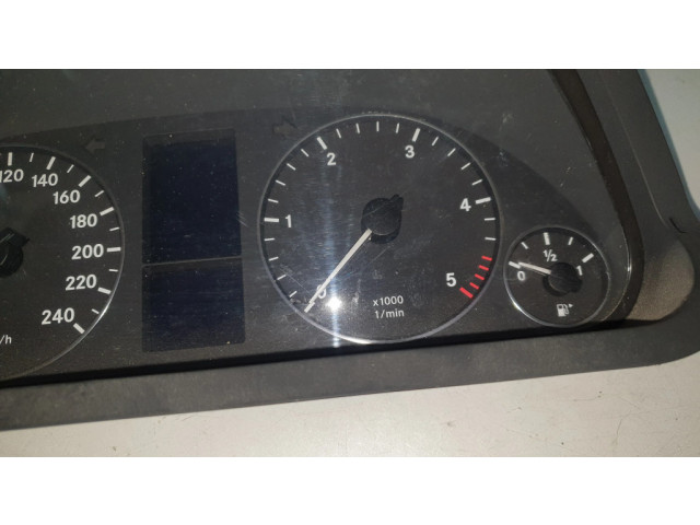 Панель приборов 031098101   Mercedes-Benz A W168       