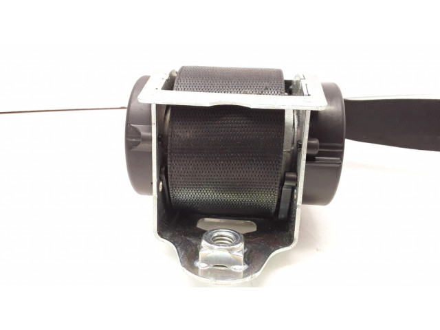 Передний ремень безопасности