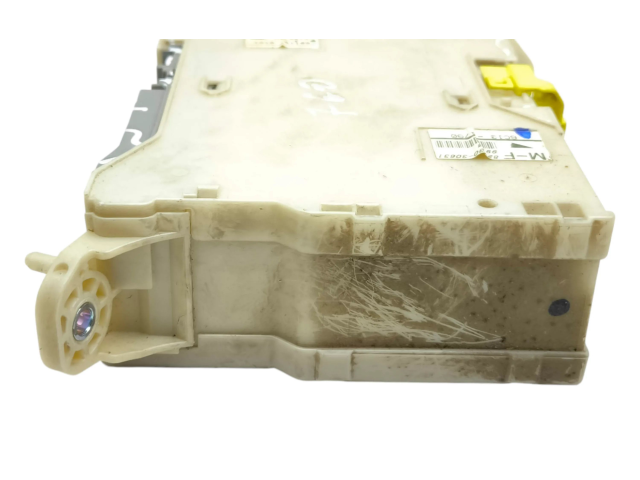   Pojistková skříňka 8273030631   Lexus GS 300 350 430 450H 2007