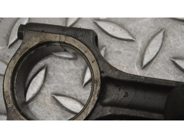 Píst Opel Vivaro M9R 784