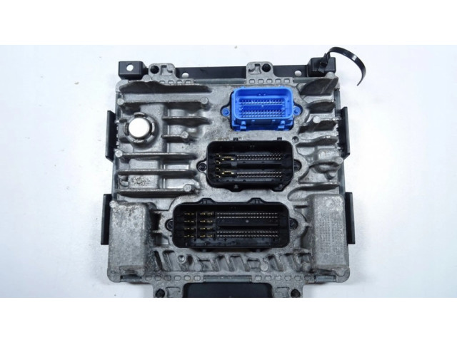 Блок управления двигателя 55501607 Opel Astra K