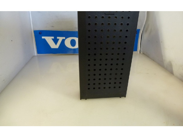 Блок предохранителей  8696098, 30679527   Volvo V70    