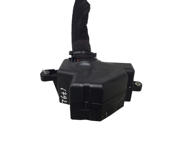 Блок предохранителей    Volkswagen Jetta V    