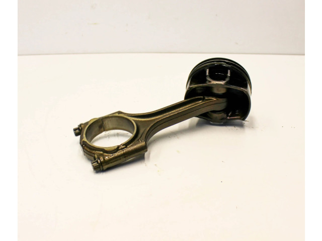  Поршень    Volvo XC90  