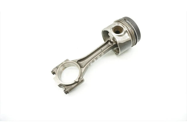  Поршень с шатуном    Volkswagen Golf Cross  