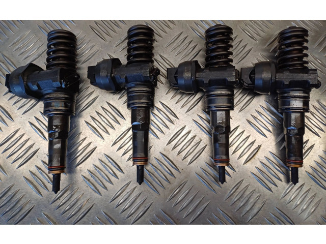 Комплект форсунок 038130073AG Skoda Octavia Mk2 (1Z) BLS