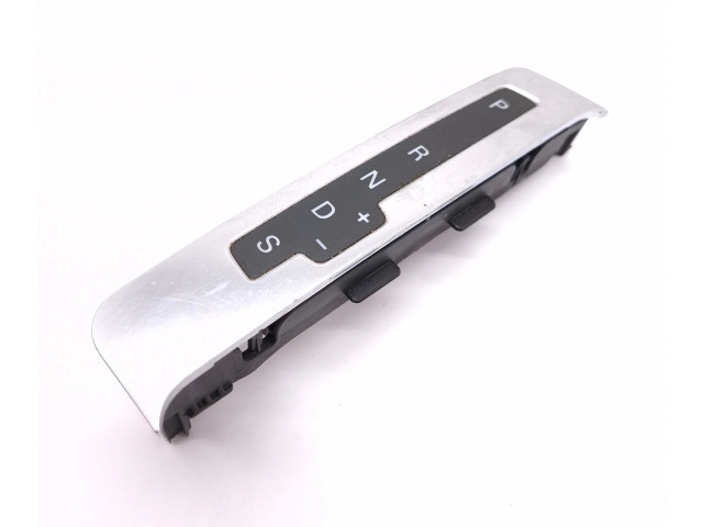 Vstřikovací lišta 4L1713463A, 1334606033101   Audi Q7 4L    BUG 