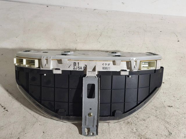 Přístrojová deska  Mazda 323 1998 BJ5AC, 80821  